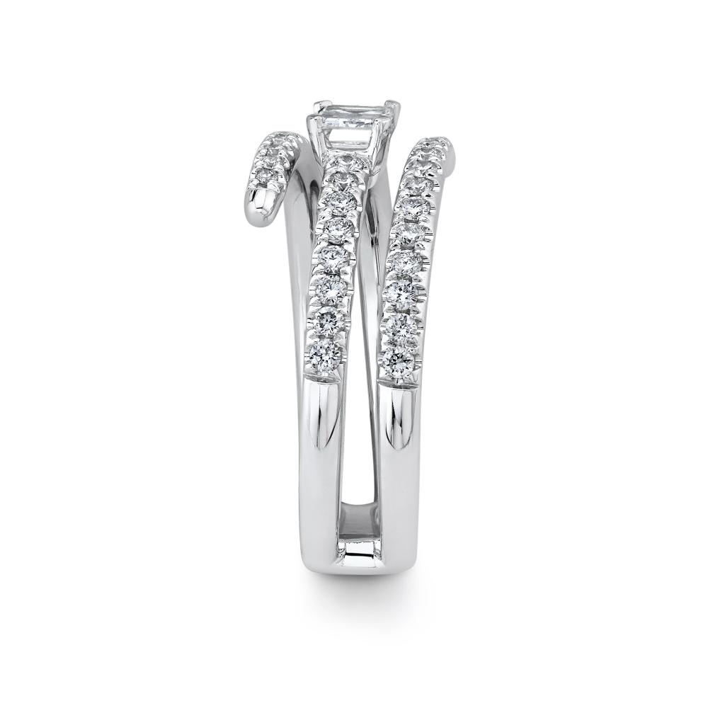 SC22007591 14K White Gold Fashion Ring from the Colette Collection